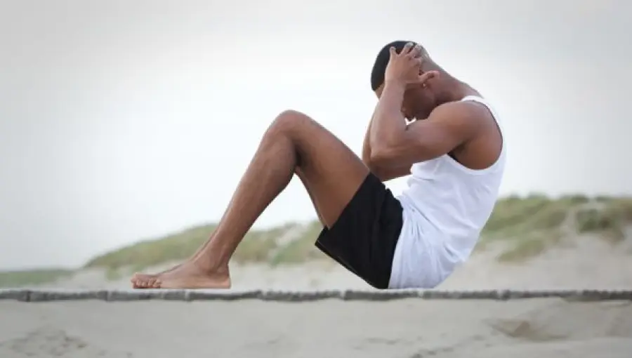 Fare gli addominali fa dimagrire la pancia? Video verità