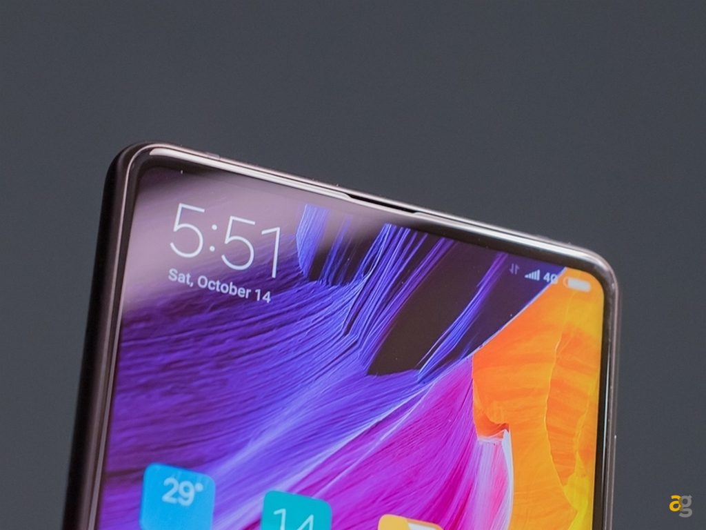 Xiaomi Mi Mix 3 arriverà anche in una versione in ceramica bianca
