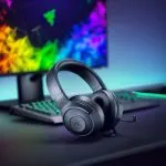 Giocare comodi: postazione, computer e cuffie